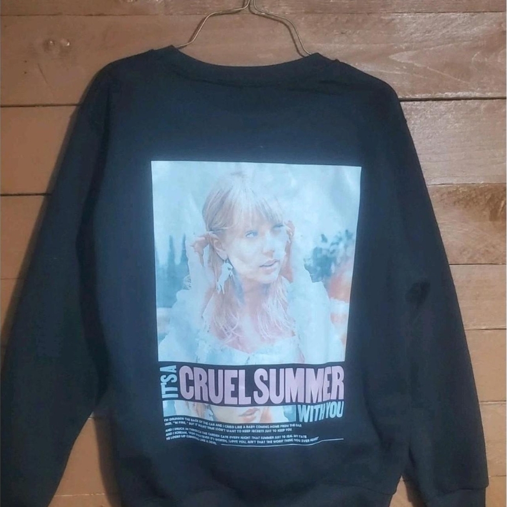 Graphic Black Sweater Taylor Swift